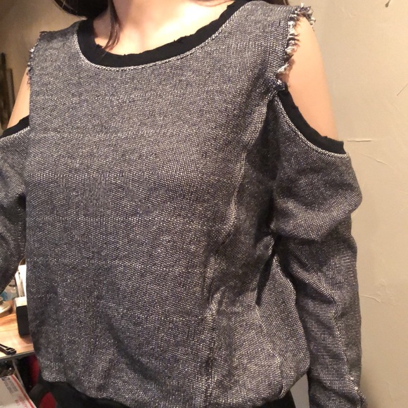 Akira Chicago red label distressed cold shoulder sweatshirt. Size S - Picture 3 of 3
